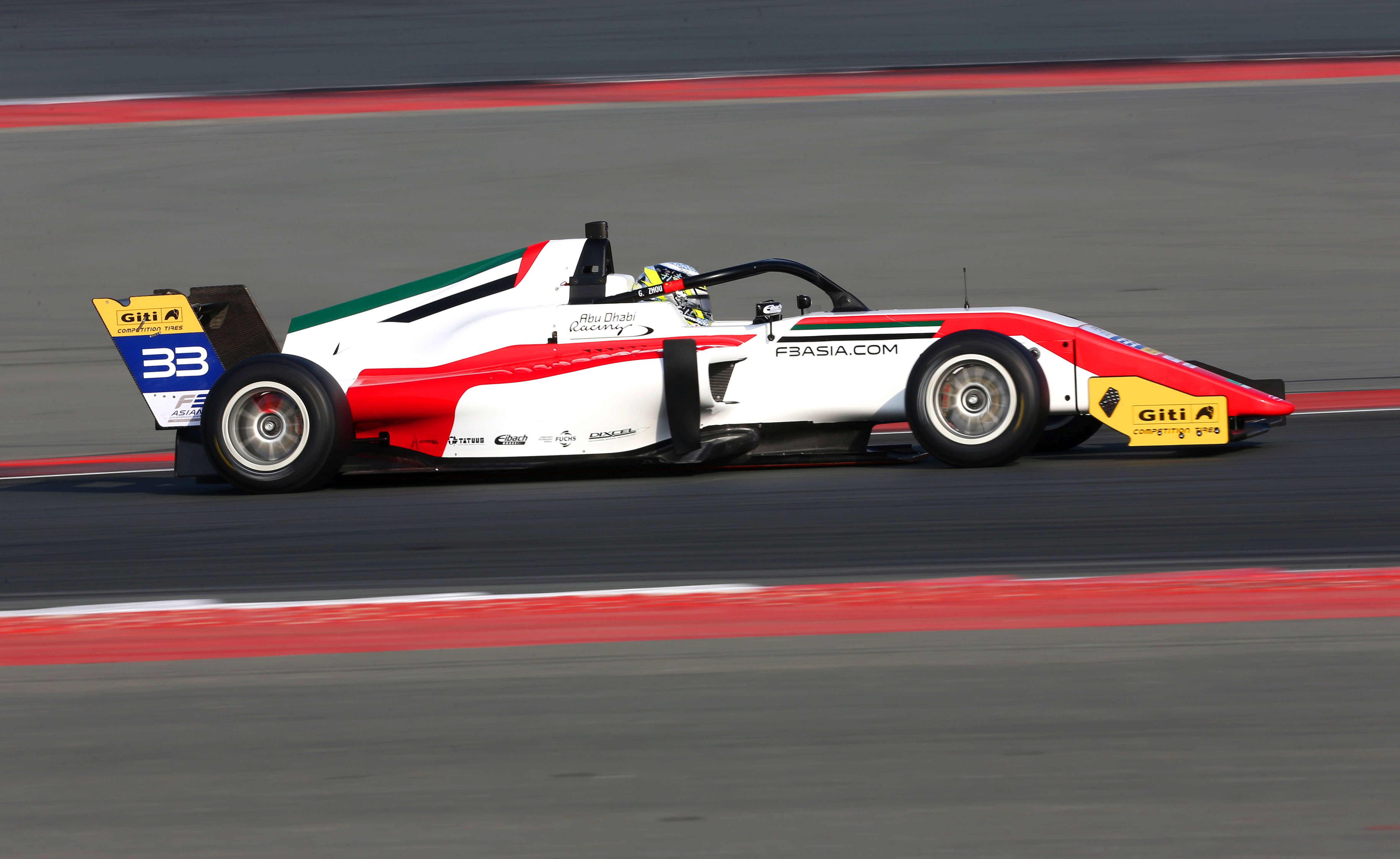 国际汽联亚洲三级方程式锦标赛新赛季揭幕 23台赛车逐鹿迪拜赛车场