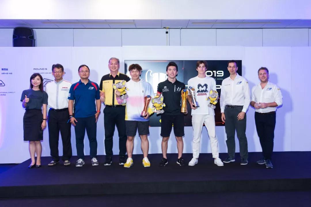 安全先锋 - 国际汽联亚洲三级方程式锦标赛领先成为首个使用HALO安全装置的初级方程式赛事