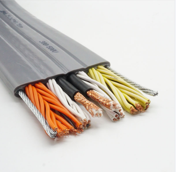 Elevator flat travelling cable with shielding